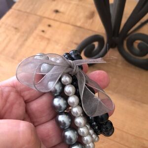 Faux pearl braclet
